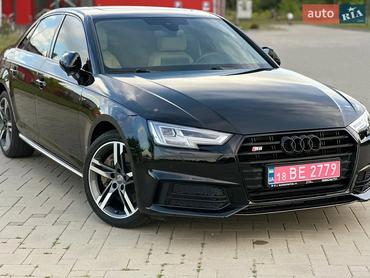 2017 Audi A4 - фото 1