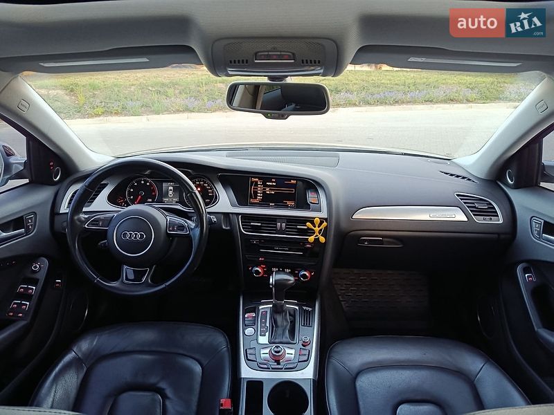 Седан Audi A4 2015 в Львове