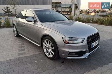 Седан Audi A4 2015 в Львове