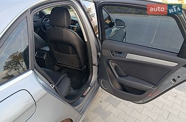 Седан Audi A4 2015 в Львове