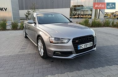 Седан Audi A4 2015 в Львове