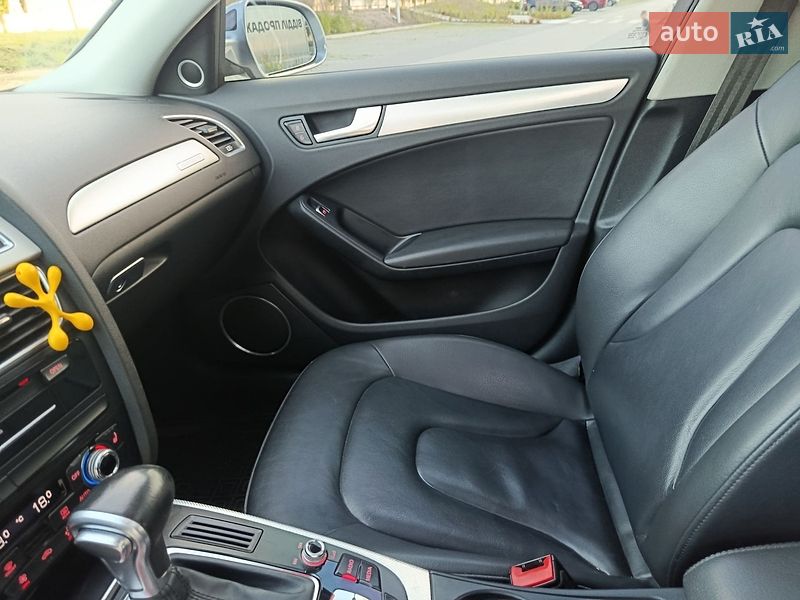 Седан Audi A4 2015 в Львове