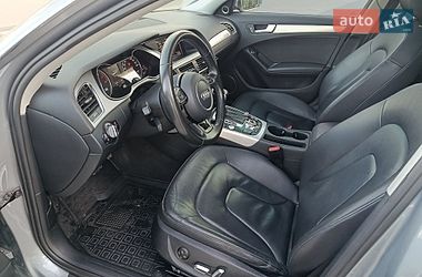 Седан Audi A4 2015 в Львове