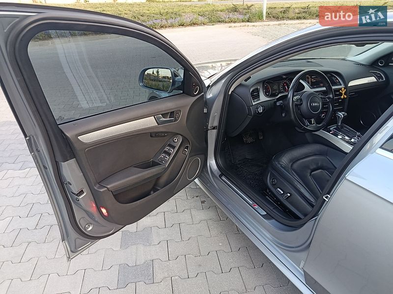Седан Audi A4 2015 в Львове