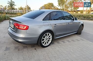 Седан Audi A4 2015 в Львове