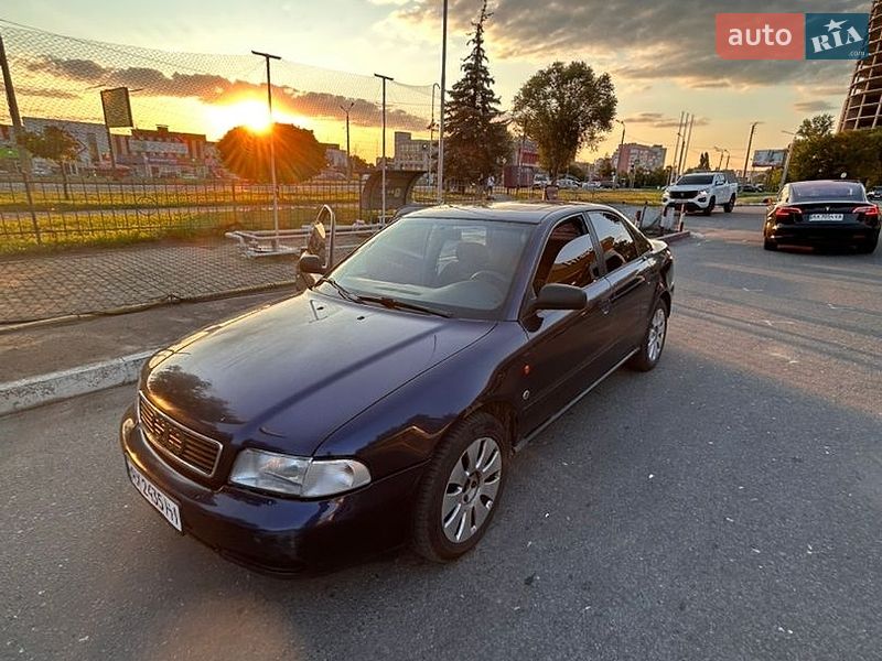 Седан Audi A4 1995 в Харькове фото Седан Audi A4 1995 в Харькове
