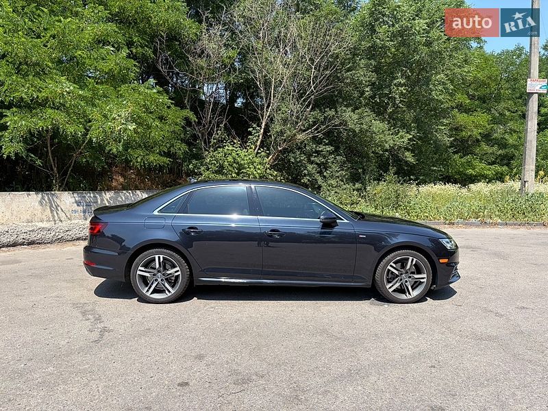 Седан Audi A4 2018 в Киеве