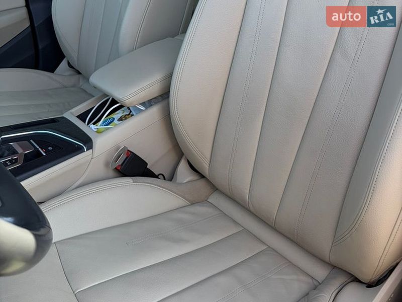 Седан Audi A4 2018 в Киеве