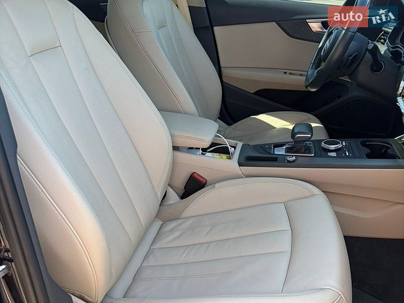 Седан Audi A4 2018 в Киеве
