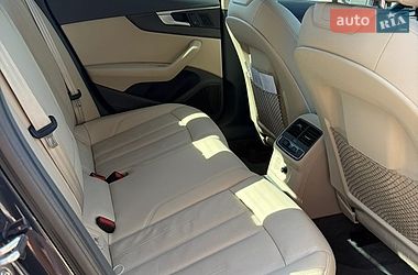 Седан Audi A4 2018 в Киеве