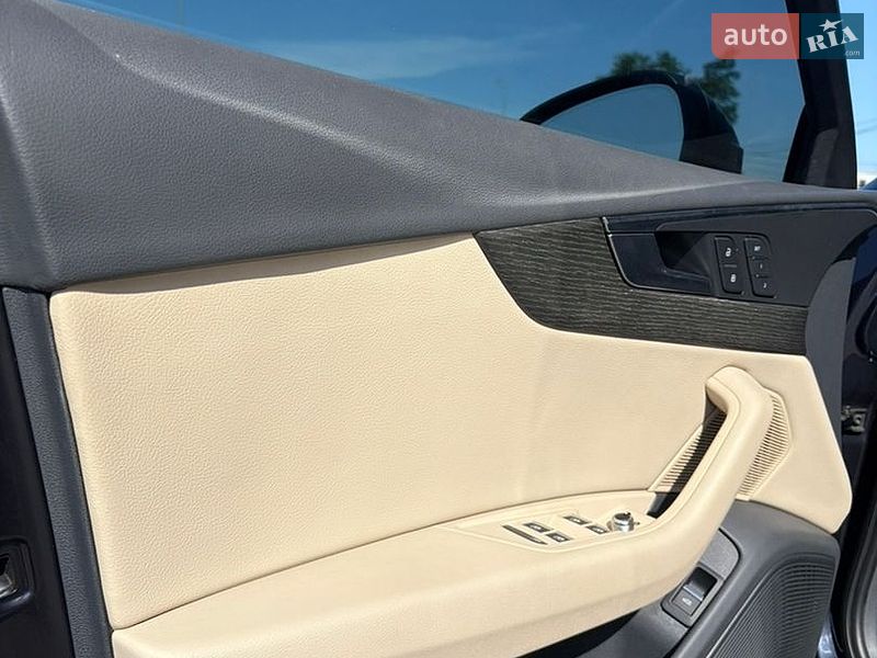 Седан Audi A4 2018 в Киеве