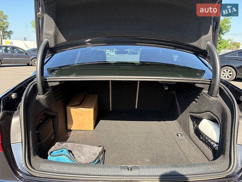 Седан Audi A4 2018 в Киеве