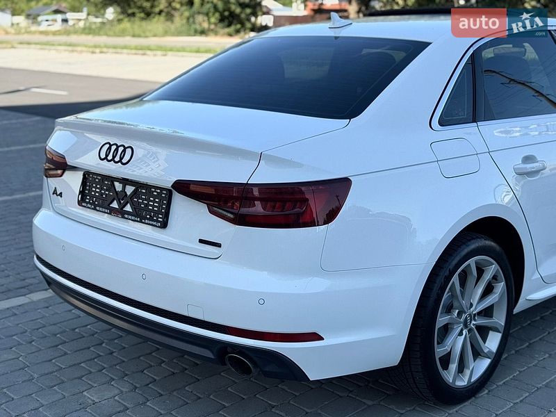 Седан Audi A4 2018 в Виннице