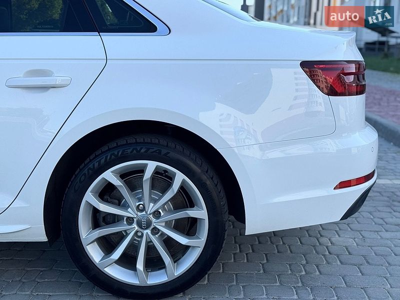 Седан Audi A4 2018 в Виннице