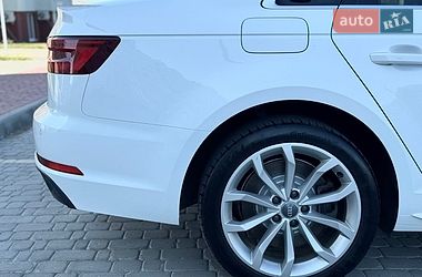 Седан Audi A4 2018 в Виннице