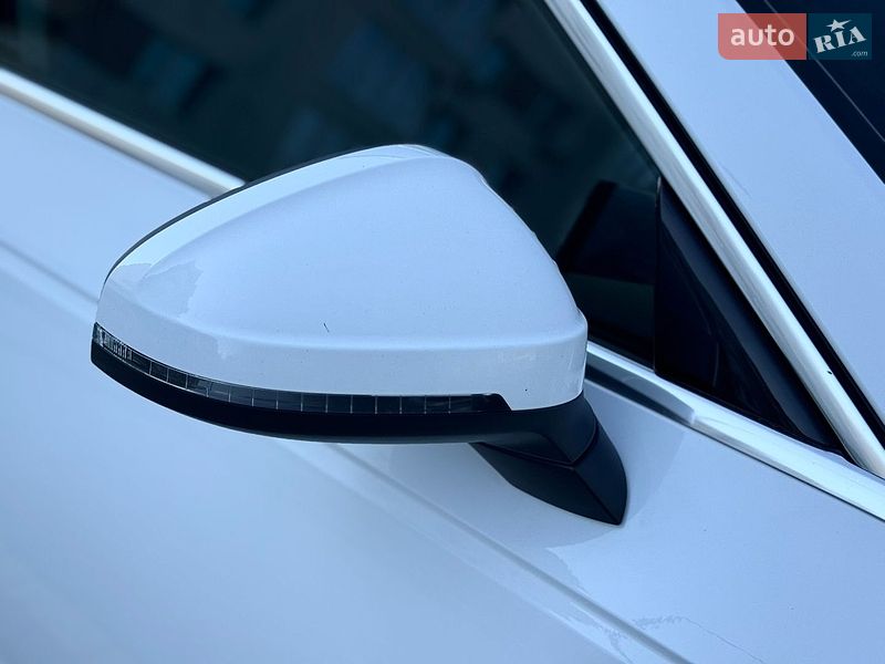 Седан Audi A4 2018 в Виннице