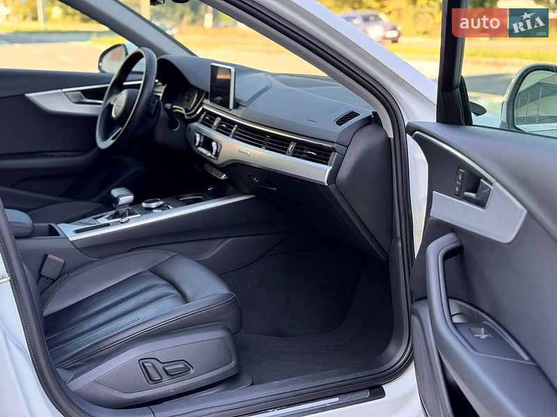 Седан Audi A4 2018 в Виннице