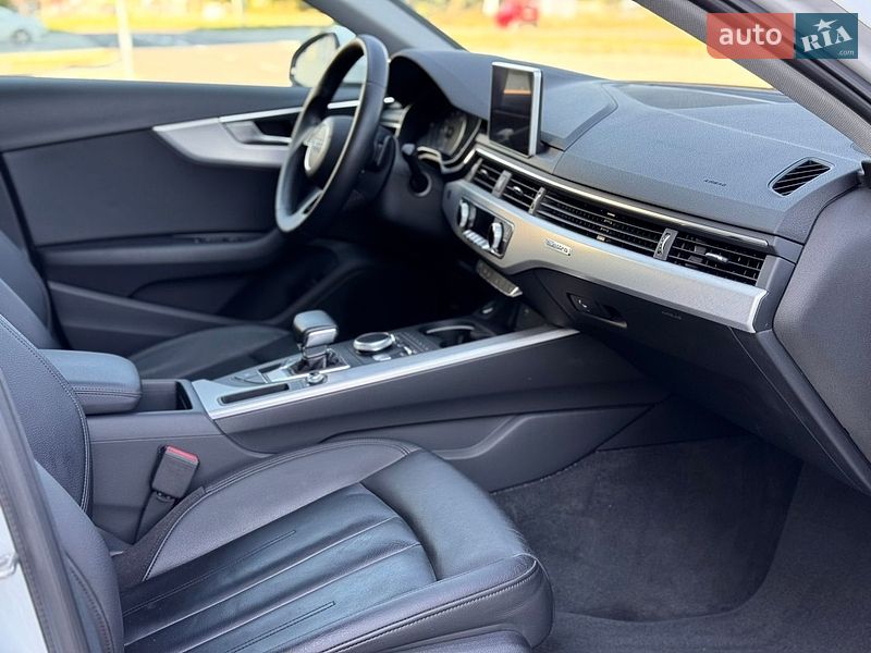 Седан Audi A4 2018 в Виннице