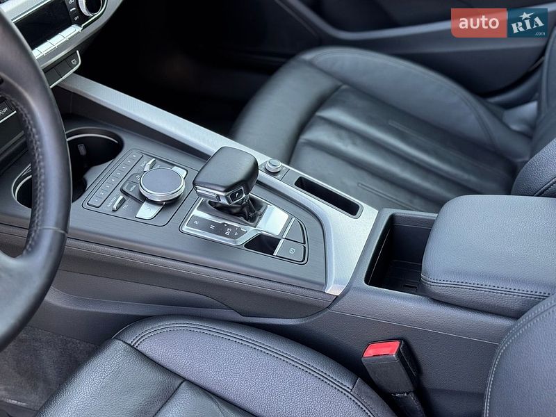 Седан Audi A4 2018 в Виннице