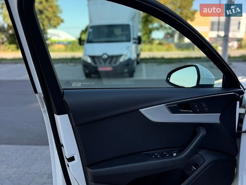 Седан Audi A4 2018 в Виннице