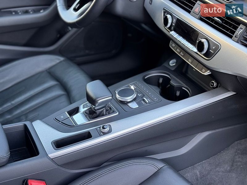 Седан Audi A4 2018 в Виннице