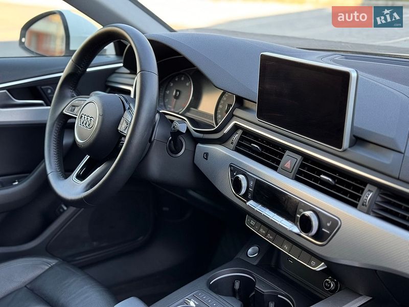 Седан Audi A4 2018 в Виннице