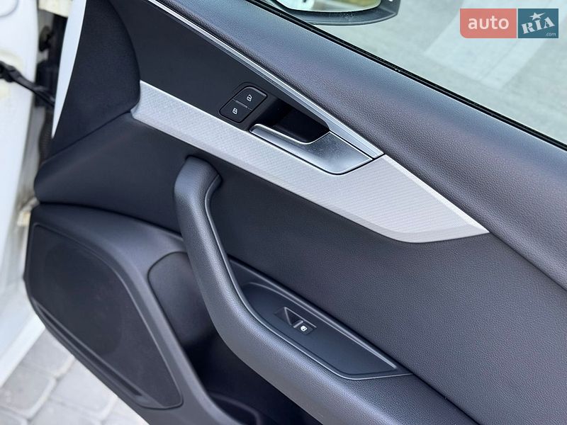 Седан Audi A4 2018 в Виннице