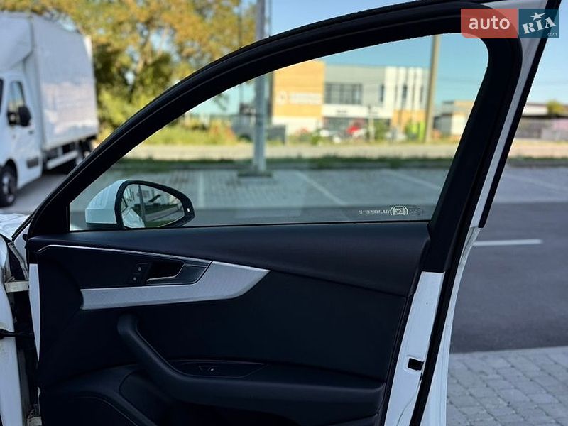 Седан Audi A4 2018 в Виннице