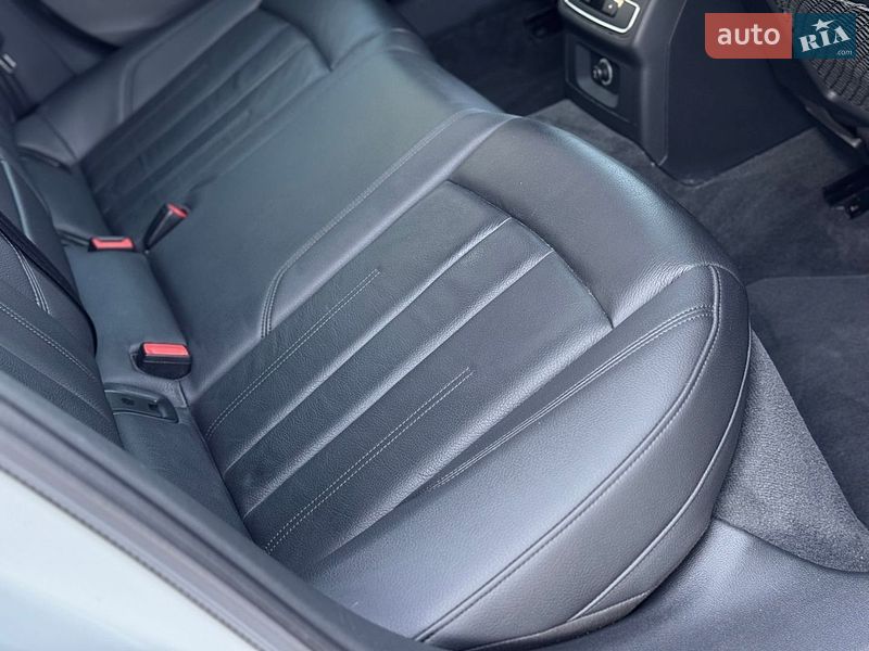 Седан Audi A4 2018 в Виннице