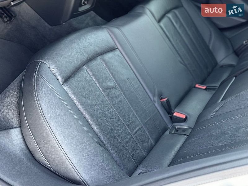Седан Audi A4 2018 в Виннице