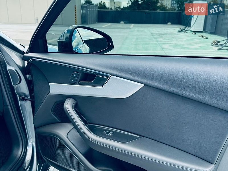 Седан Audi A4 2019 в Киеве