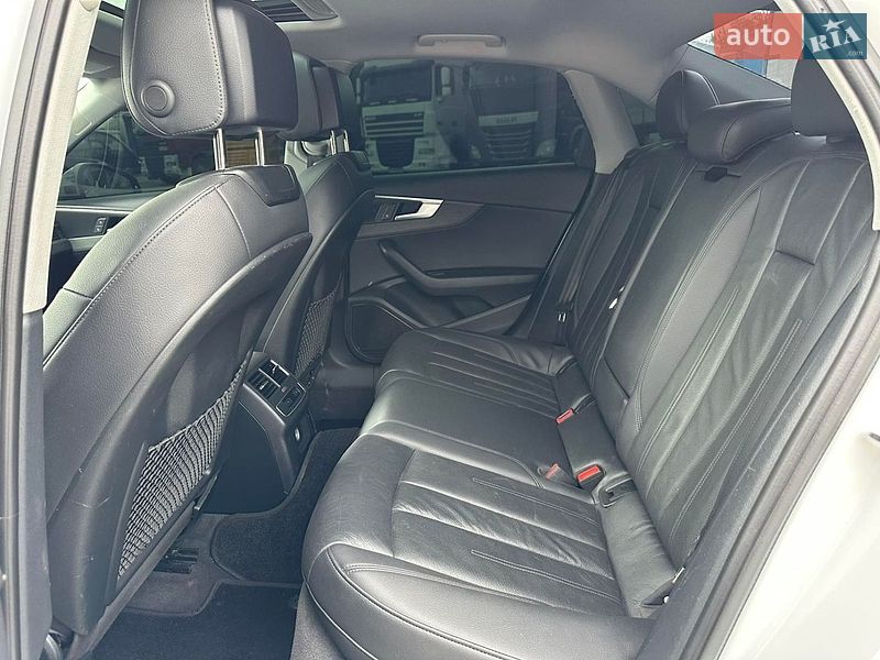 Седан Audi A4 2018 в Виннице