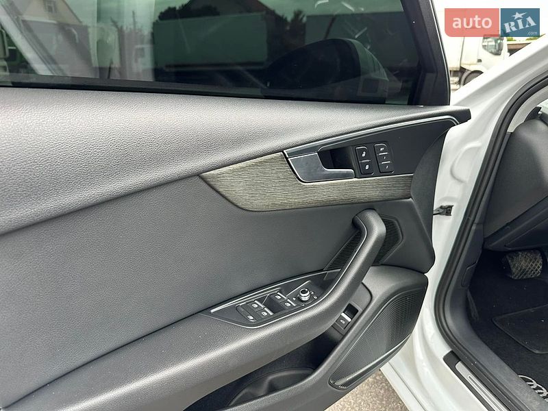 Седан Audi A4 2018 в Виннице