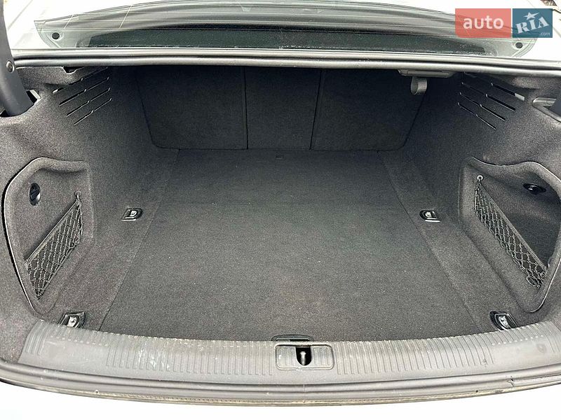 Седан Audi A4 2018 в Виннице