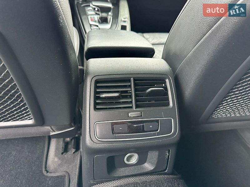 Седан Audi A4 2018 в Виннице