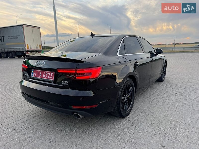 Седан Audi A4 2017 в Ровно