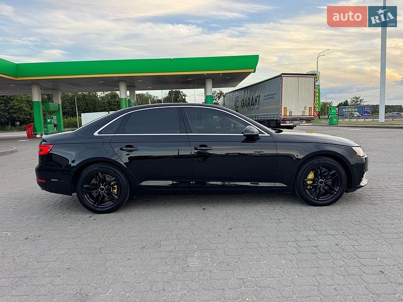 Седан Audi A4 2017 в Ровно