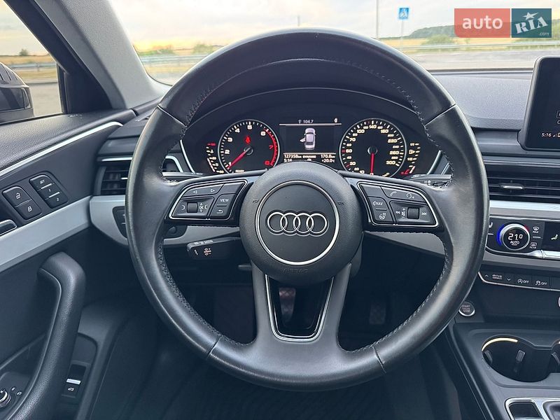 Седан Audi A4 2017 в Ровно