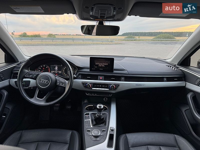 Седан Audi A4 2017 в Ровно