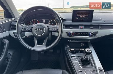 Седан Audi A4 2017 в Ровно