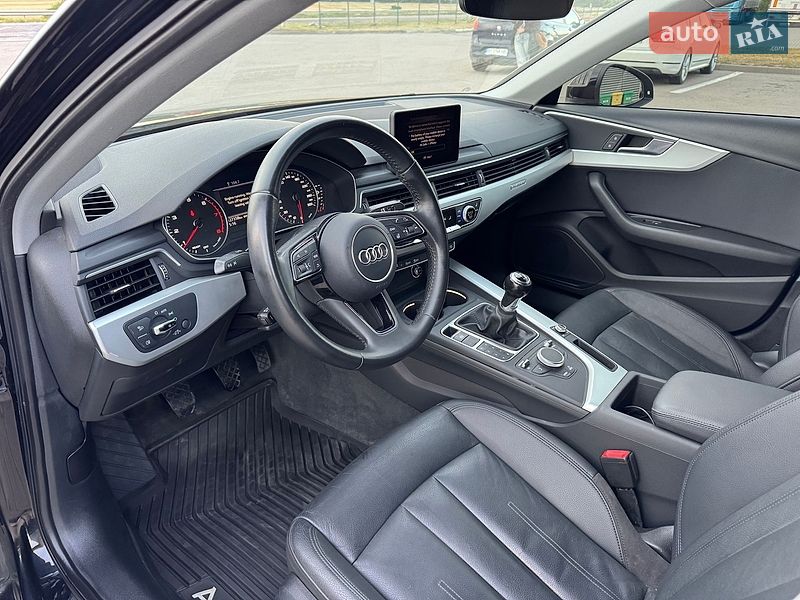 Седан Audi A4 2017 в Ровно