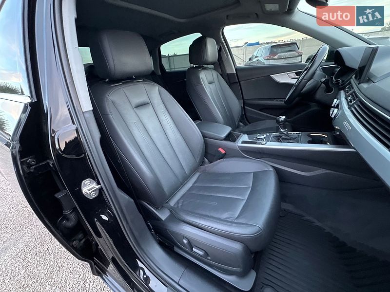 Седан Audi A4 2017 в Ровно