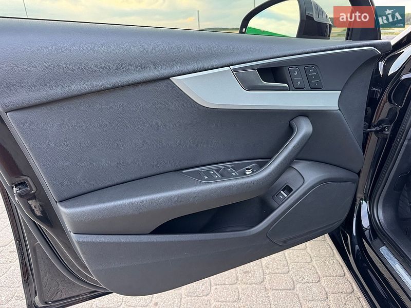 Седан Audi A4 2017 в Ровно