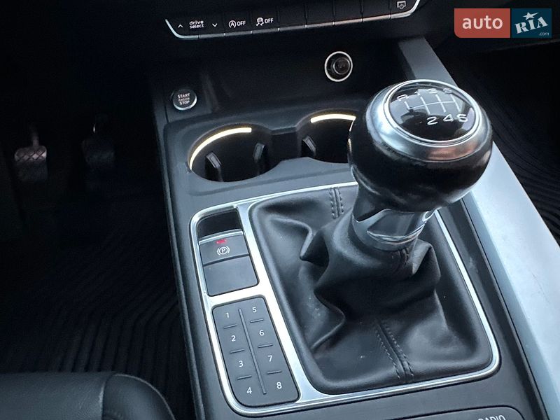 Седан Audi A4 2017 в Ровно