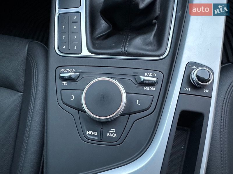 Седан Audi A4 2017 в Ровно