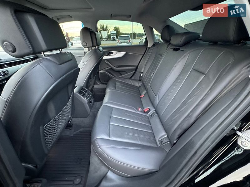 Седан Audi A4 2017 в Ровно