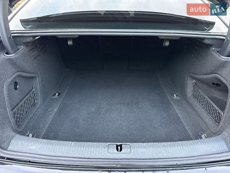 Седан Audi A4 2017 в Ровно