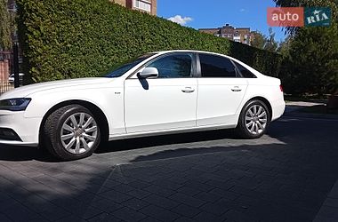 Седан Audi A4 2014 в Луцьку