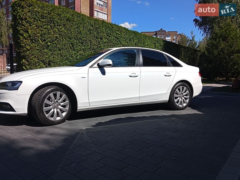 Седан Audi A4 2014 в Луцьку