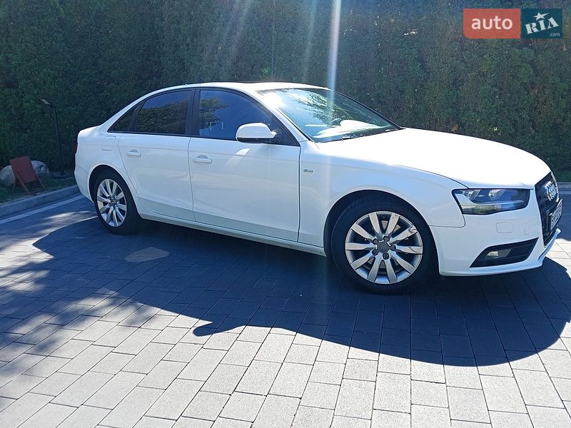 Седан Audi A4 2014 в Луцьку